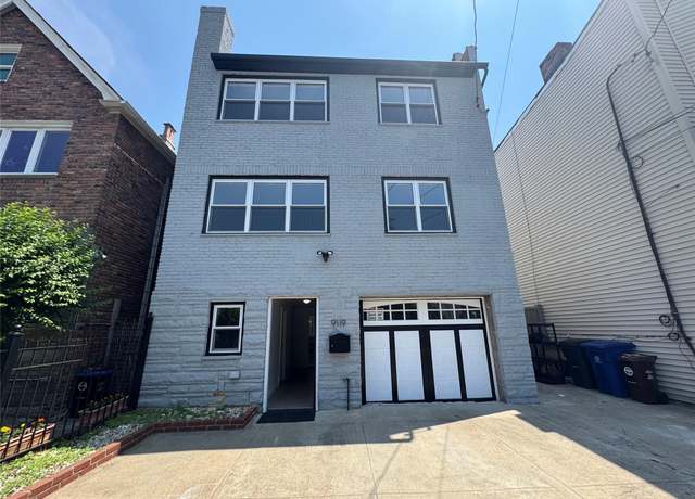 Property at 91-19 108th St, Richmond Hill, NY 11418, 7 beds, 3 baths