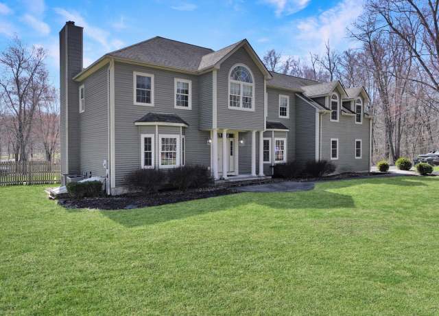 Property at 4 Cooper Ln, Campbell Hall, NY 10916, 5 beds, 3 baths