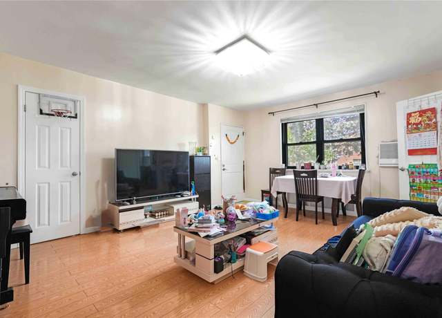 Property at 58-37 246th Cres Unit 1F, Little Neck, NY 11362, 3 beds, 1 bath