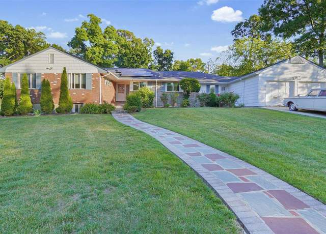 Property at 140 Long Dr, Hempstead, NY 11550, 4 beds, 3.5 baths