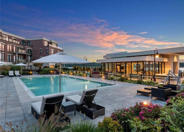 Property at 10 Shore Rd Ph 409, Glenwood Landing, NY 11547, 2 beds, 2.5 baths