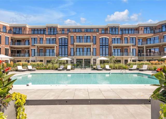 Property at 10 Shore Rd Ph 409, Glenwood Landing, NY 11547, 2 beds, 2.5 baths