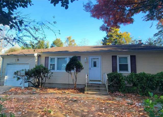 Property at 225 Half Hollow Rd, Deer Park, NY 11729, 3 beds, 1 bath