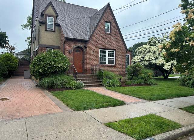 Property at 9 Troy Pl, Merrick, NY 11566, 3 beds, 2 baths