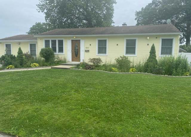 Property at 800 Peconic Ave, West Babylon, NY 11704, 3 beds, 1 bath