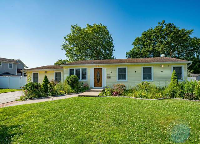 Property at 800 Peconic Ave, West Babylon, NY 11704, 3 beds, 1 bath