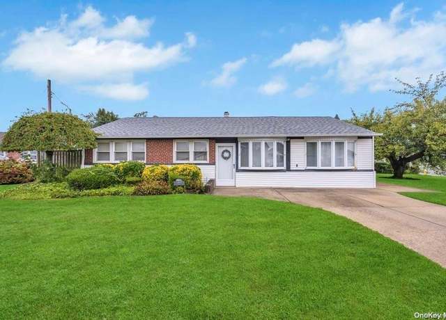 Property at 2497 Balsam Ave, East Meadow, NY 11554, 3 beds, 1 bath