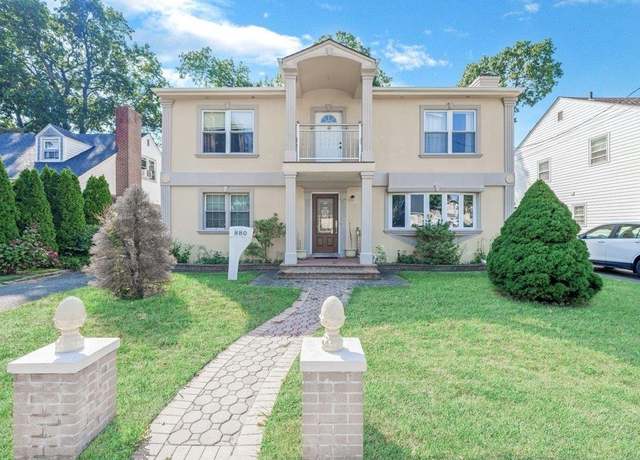 Property at 880 Barth Dr, North Baldwin, NY 11510, 5 beds, 3 baths