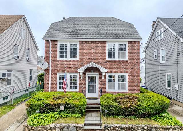 Property at 177 Park Ave, Williston Park, NY 11596, 3 beds, 2 baths