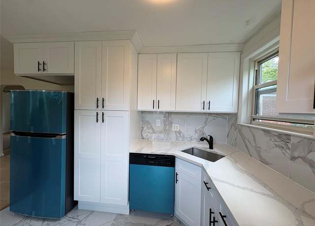 Property at 255-31 75 Ave Unit 2nd Floor, Glen Oaks, NY 11004, 2 beds, 1 bath