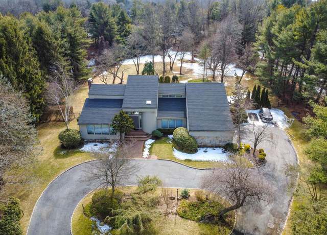 Property at 1 Meadowlark Ln, Oyster Bay Cove, NY 11771, 5 beds, 4.5 baths