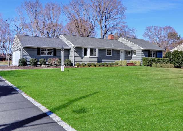Property at 4 Linda Ln, Setauket, NY 11733, 3 beds, 2 baths