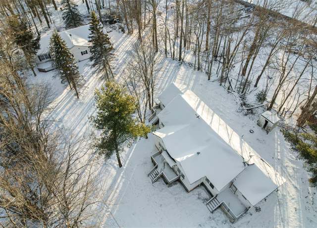 Property at 380 Fraser Rd, Kiamesha Lake, NY 12751, 6 beds, 4 baths