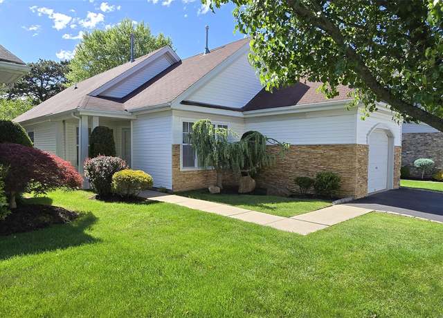 Property at 29 Madison Cir, Middle Island, NY 11953, 2 beds, 2 baths