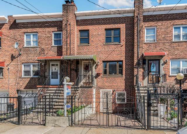 Property at 967 E 228th St, Bronx, NY 10466, 3 beds, 2.5 baths