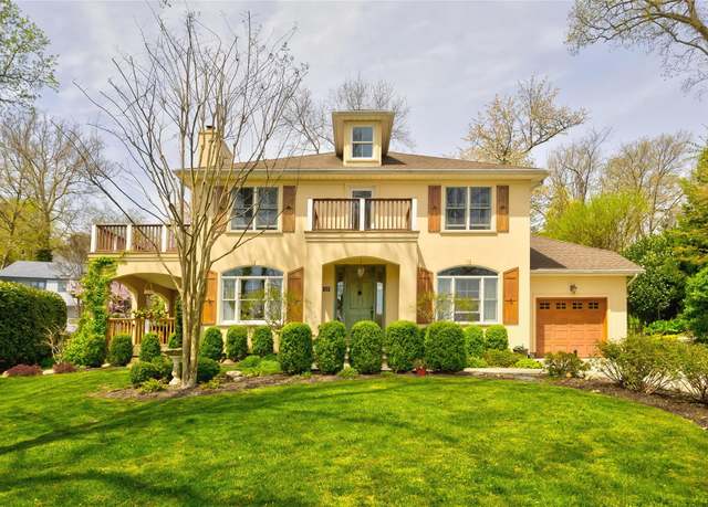 Property at 12 Tudor Dr, Northport, NY 11768, 4 beds, 3 baths