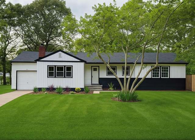 Property at 39 Chestnut St, Central Islip, NY 11722, 5 beds, 3 baths