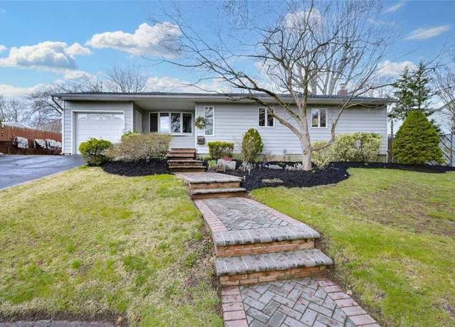 Property at 3 Grace Park, Commack, NY 11725, 3 beds, 2 baths