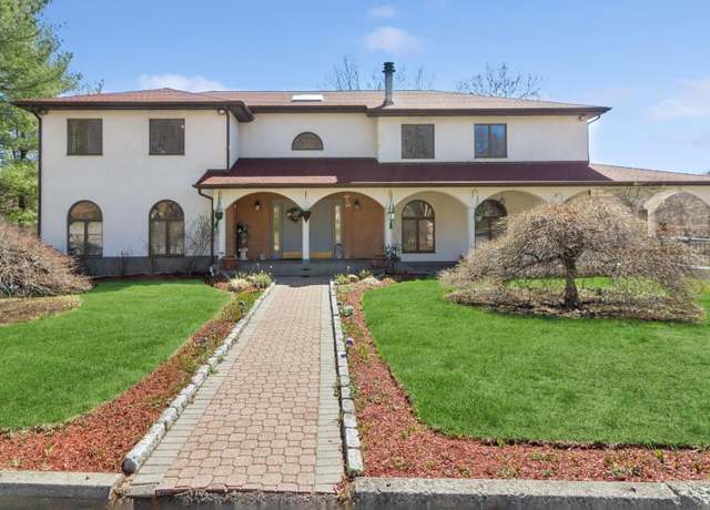 Property at 15 Horton Ln, Cortlandt Manor, NY 10567, 4 beds, 3.5 baths