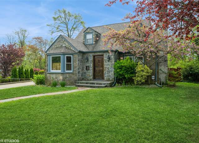 Property at 694 Lakeside Dr, Baldwin, NY 11510, 4 beds, 2 baths