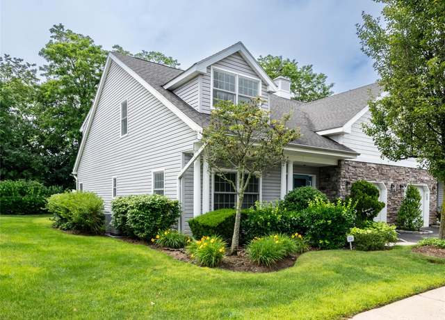 Property at 158 Pond View Dr, Port Washington, NY 11050, 4 beds, 3 baths