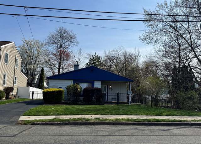 Property at 44 Brightwood Ave, Pearl River, NY 10965, 2 beds, 1 bath