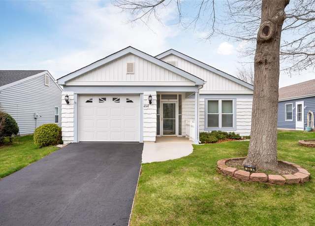 Property at 494 Cranston Ln, Ridge, NY 11961, 2 beds, 2 baths