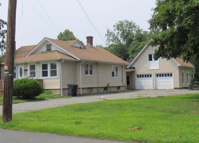 Property at 5 Lincoln St, Sloatsburg, NY 10974, 5 beds, 2 baths