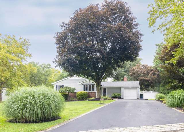 Property at 10 Treetop Ln, East Northport, NY 11731, 3 beds, 2 baths