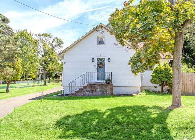 Property at 31 Elm Rd, Rocky Point, NY 11778, 2 beds, 2 baths