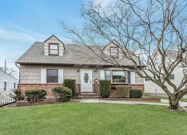Property at 32 Georgia St, East Northport, NY 11731, 4 beds, 2 baths