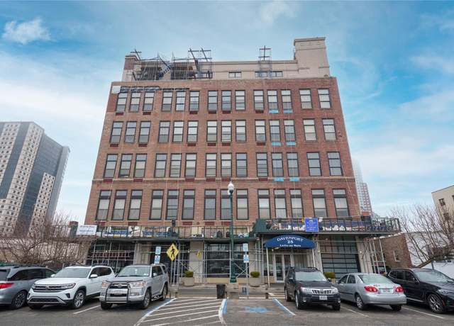 Property at 25 Leroy Pl #1, New Rochelle, NY 10805, 2 beds, 2.5 baths