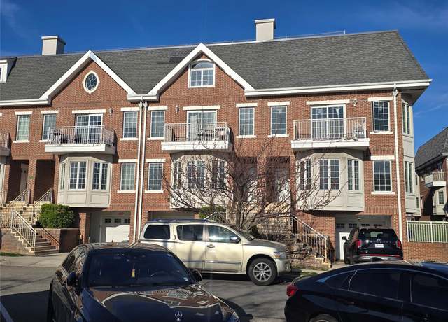 Property at 337 Park Cres, College Point, NY 11356, 6 beds, 5 baths