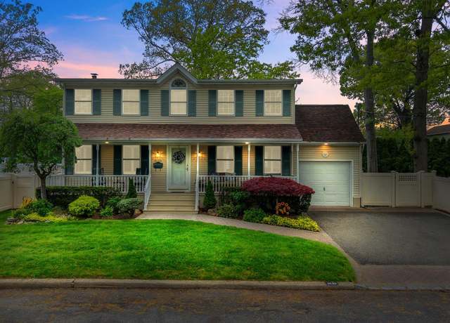 Property at 1620 East Dr, Merrick, NY 11566, 3 beds, 2.5 baths