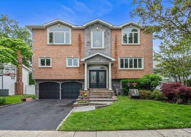 Property at 11 Fishermans Dr, Port Washington, NY 11050, 6 beds, 3.5 baths