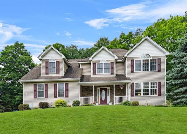 Property at 2 Southeast Ct, Wallkill, NY 12589, 3 beds, 2.5 baths