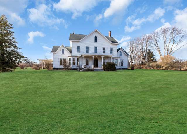 Property at 605 Halyoake Ave, Orient, NY 11957, 7 beds, 3 baths