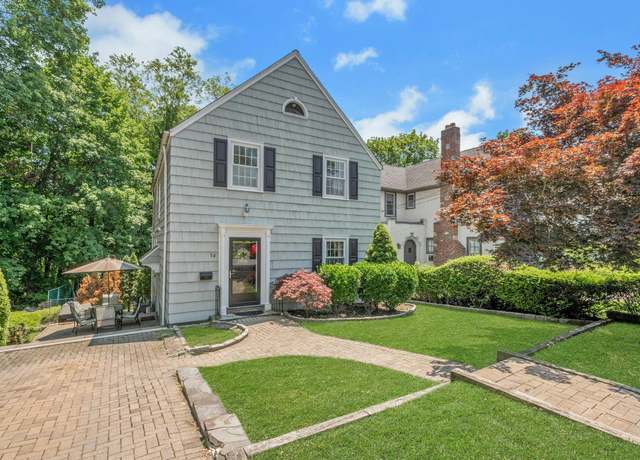 Property at 76 Parkview Dr, Bronxville, NY 10708, 3 beds, 1.5 baths