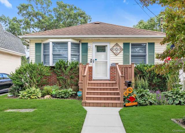 Property at 2953 Stevens St, Oceanside, NY 11572, 3 beds, 2 baths