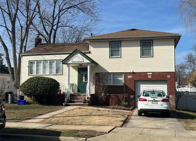 Property at 535 Anderson St, Baldwin, NY 11510, 4 beds, 2.5 baths