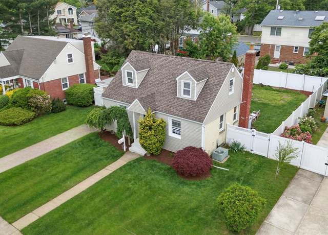Property at 1531 Sidney Pl, East Meadow, NY 11554, 4 beds, 1 bath