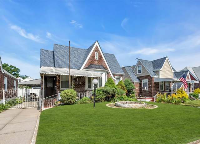 Property at 13144 Francis Lewis Blvd, Laurelton, NY 11413, 3 beds, 2 baths