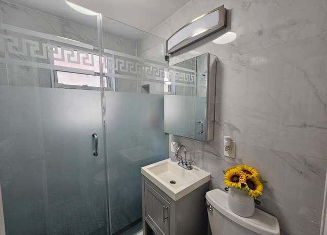 Property at 43-32 40 St, Sunnyside, NY 11104, 11 beds, 6 baths