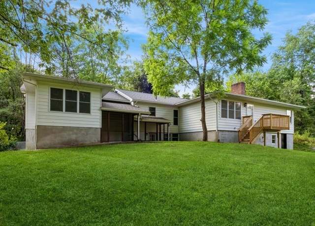 Property at 3 Winding Hills Dr, Wallkill, NY 12589, 3 beds, 2 baths