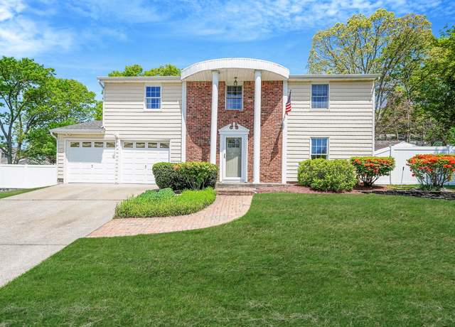 Property at 23 John St, Port Jefferson Station, NY 11776, 4 beds, 1.5 baths