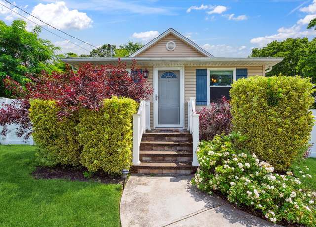 Property at 25 Woodycrest Dr, Farmingville, NY 11738, 2 beds, 1 bath