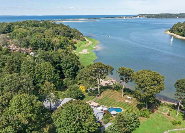 Property at 88 Dyke Rd, East Setauket, NY 11733, 3 beds, 3.5 baths