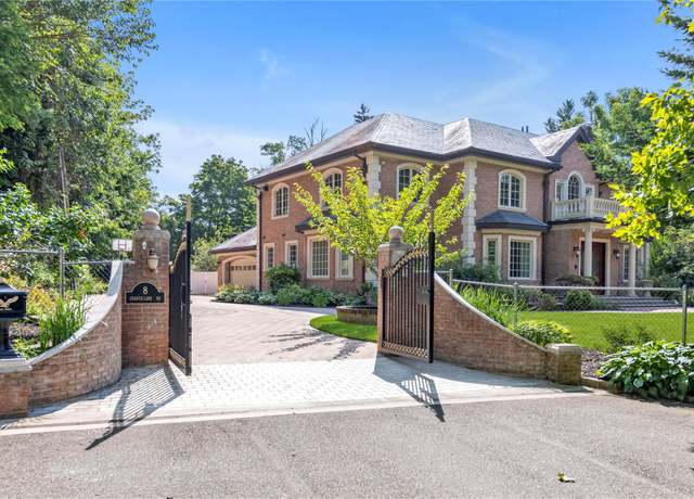 Property at 8 Chanticlare Dr, Manhasset, NY 11030, 5 beds, 4.5 baths