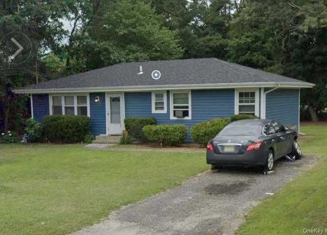 Property at 30 Carver Blvd, Bellport, NY 11713, 3 beds, 3 baths