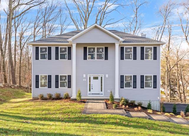 Property at 13 E Hill Rd, Cortlandt Manor, NY 10567, 4 beds, 2.5 baths